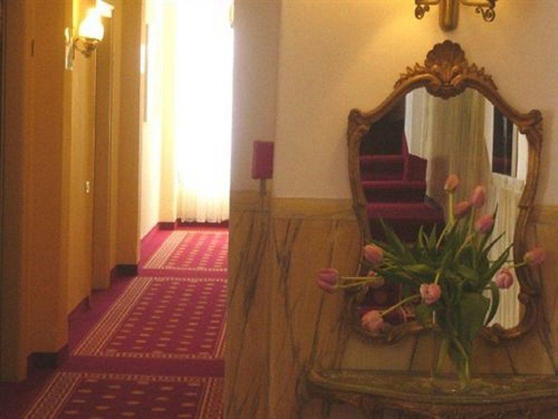 Hotel Byron Венеция-Лидо Экстерьер фото